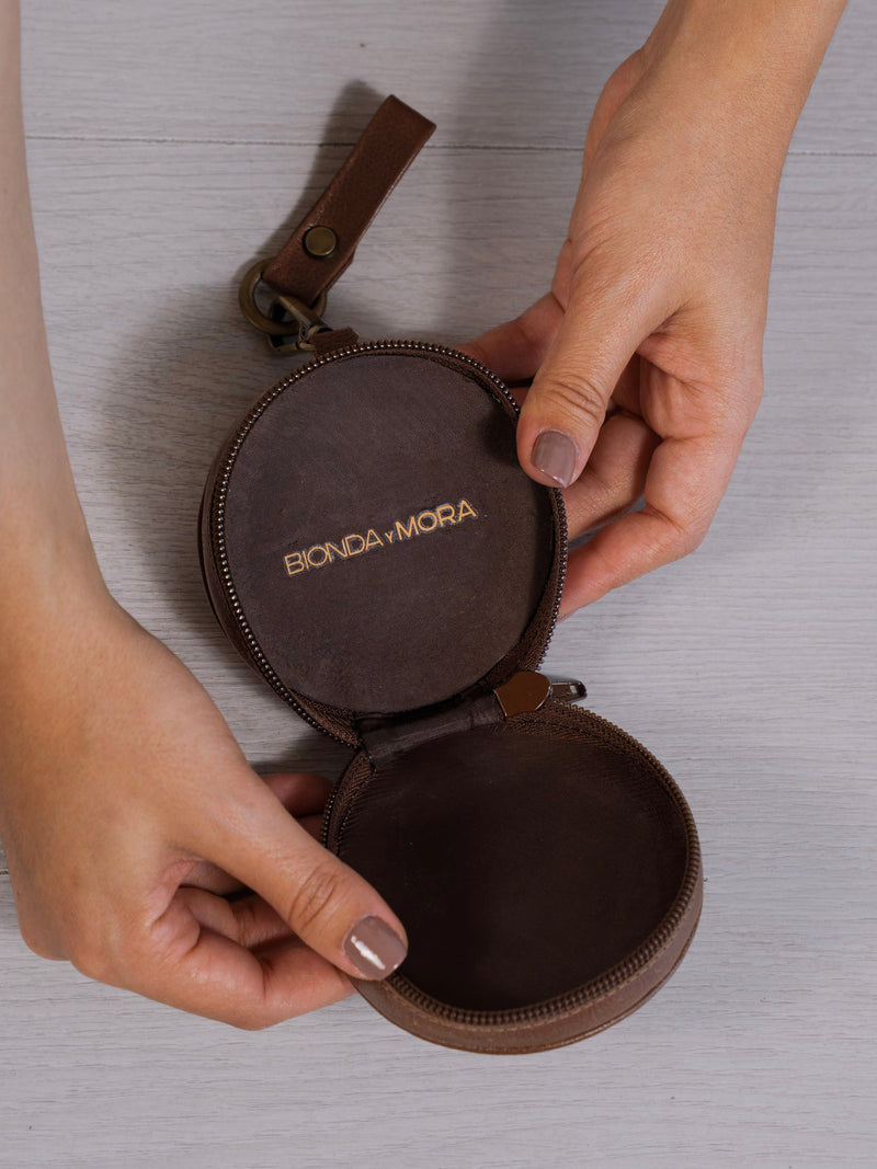 Estuche Circular en Cuero Alma
