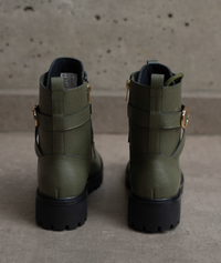 Botín Sienna Verde con Estilo Militar