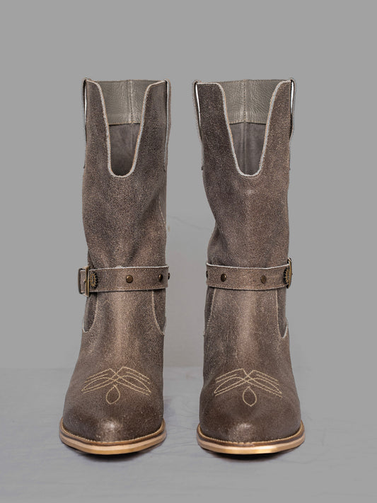 Botín Margarita en cuero arena (gris) con estilo texana
