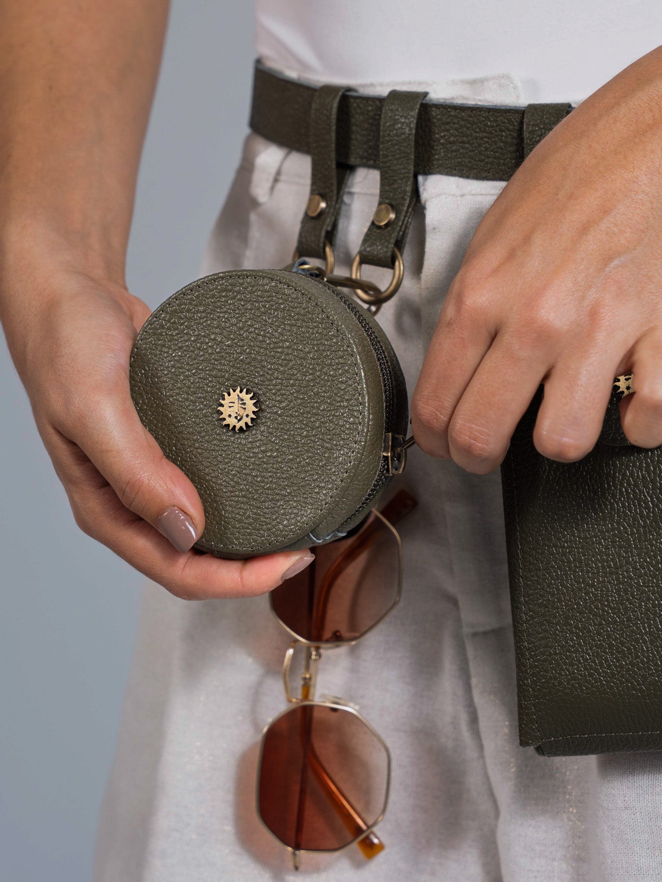 Estuche Circular en Cuero Alma