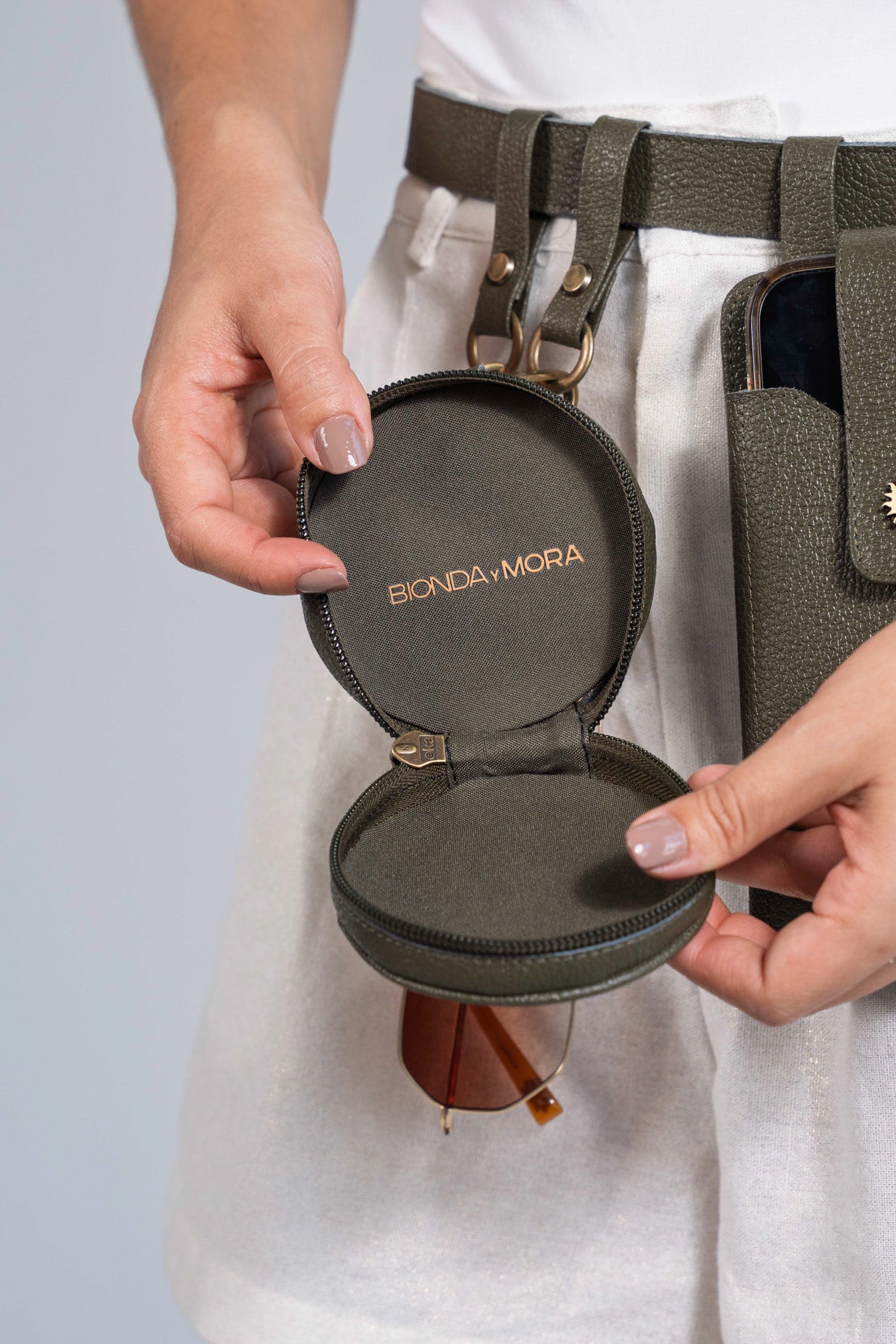 Estuche Circular en Cuero Alma