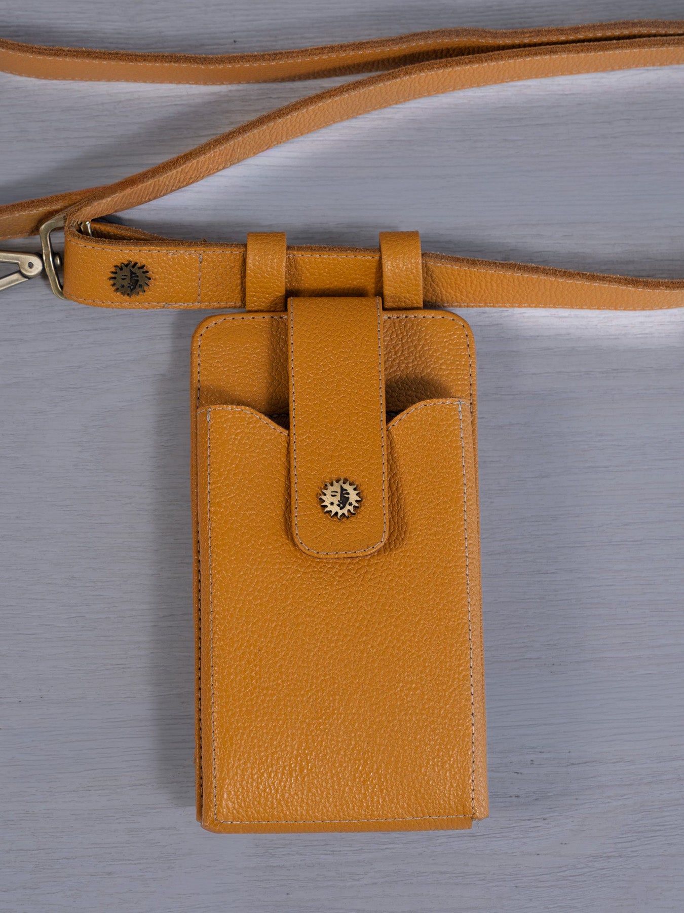 Bolso Portacelular y Correa Felicia