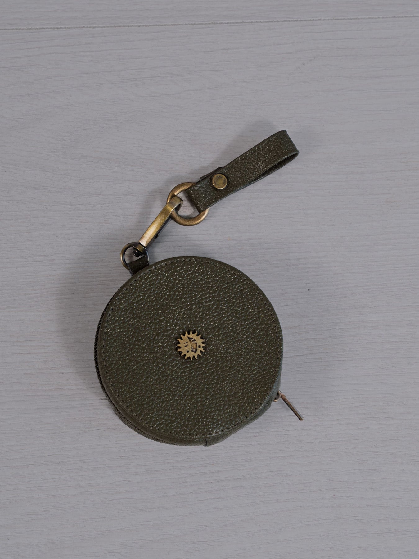 Estuche Circular en Cuero Alma